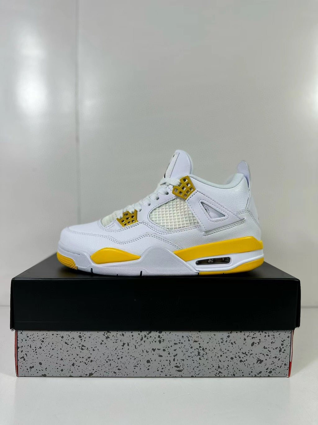 Jordan Air Jordan 4 White Yellow Sneakers AQ9129-102