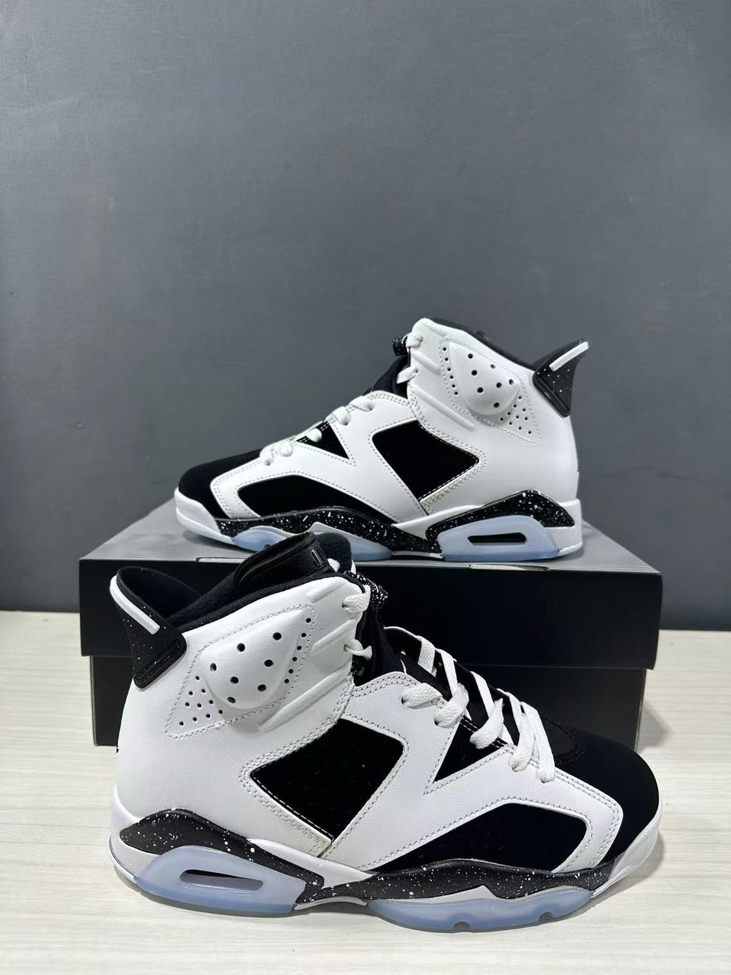 Jordan Air Jordan 6 Reverse Oreo Sneakers White Black CT8529-108
