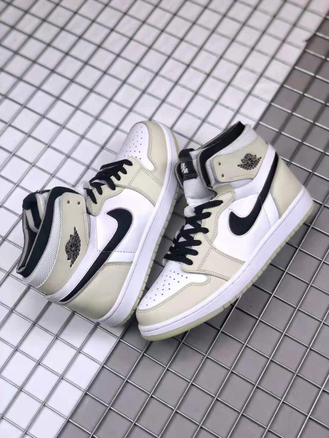 Jordan Air Jordan 1 Zoom Comfort Gray White Black CT0979-002