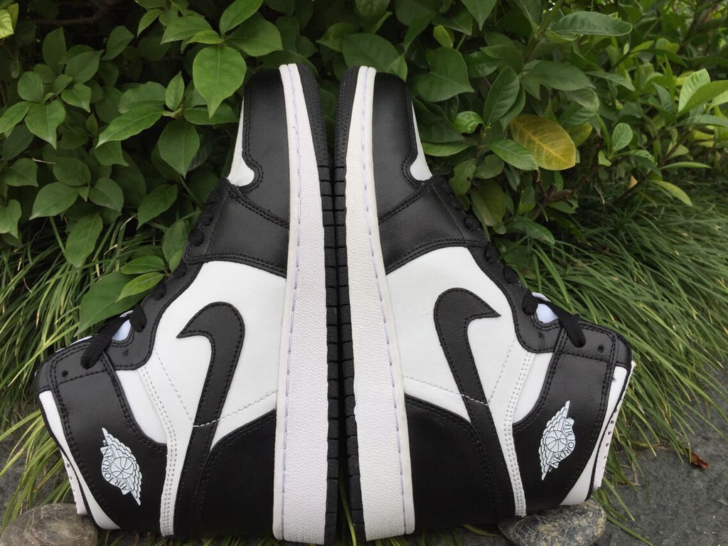 Jordan 1 High Black and White Women's Sneakers