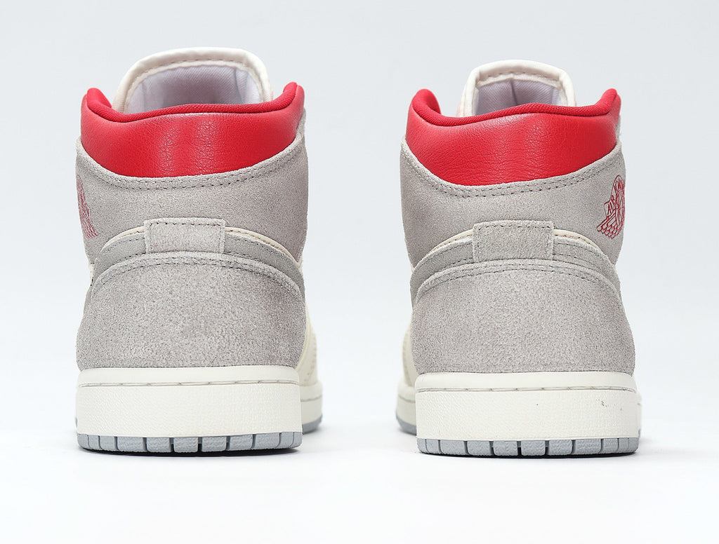 Jordan 1 Retro High OG Light Smoke Grey Sneakers CT3443-100