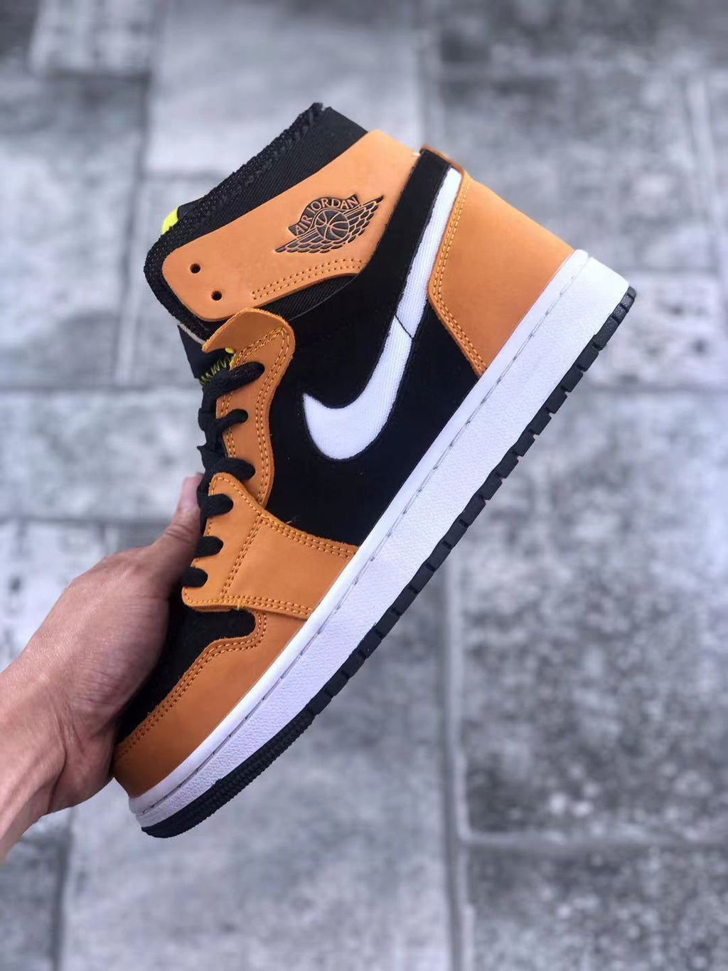Jordan Air Jordan 1 Zoom CMFT Monarch Orange CT0978-002