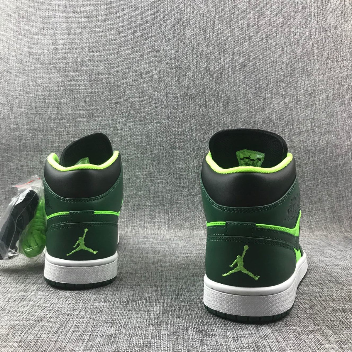 Air Jordan 1 Mid Fluorescent Green Sneakers 554724-330