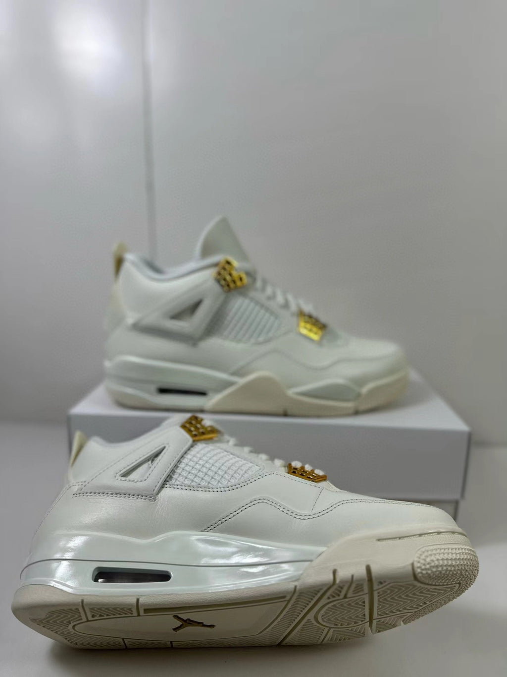 Jordan Air Jordan 4 Metallic Gold Sneakers White AQ9129-170