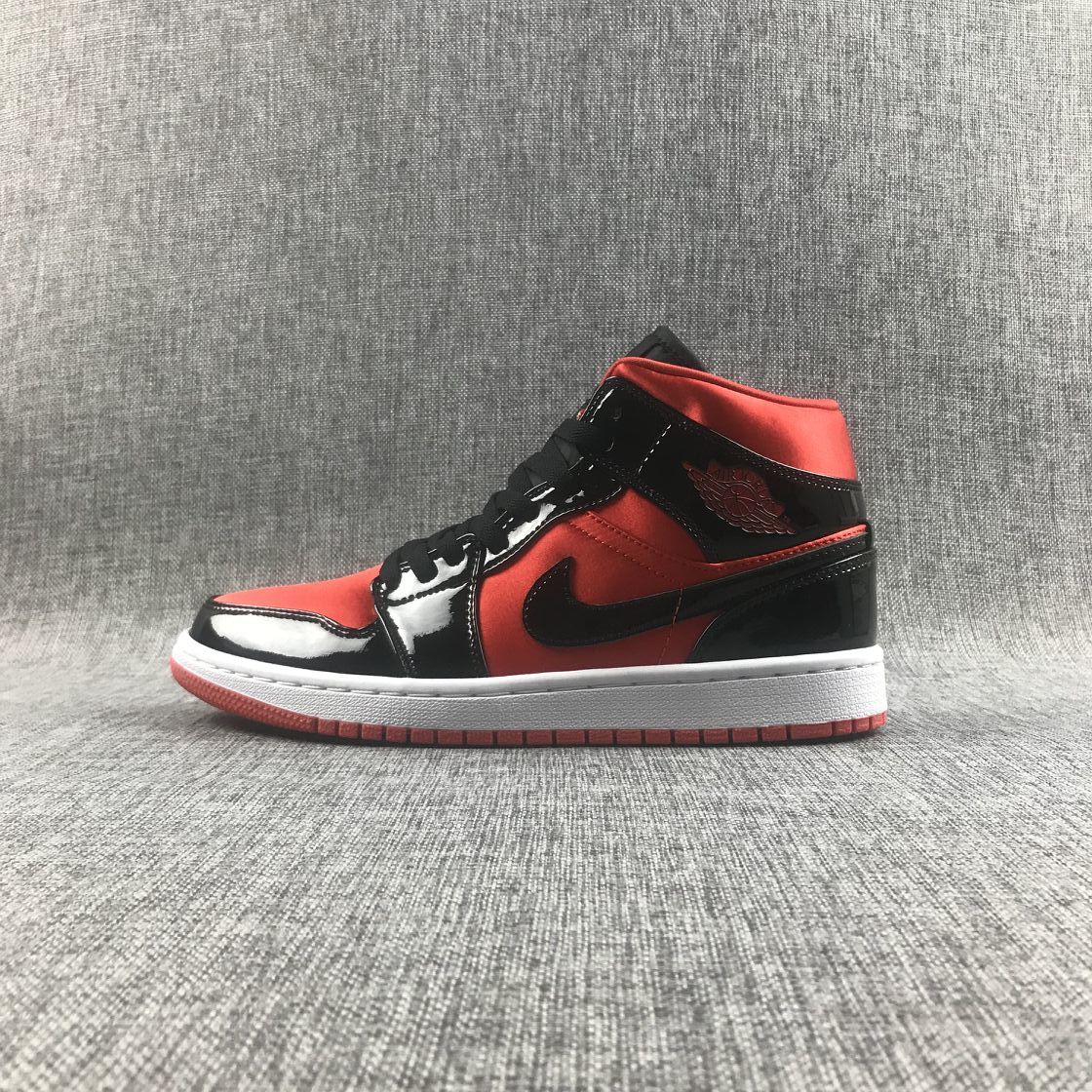 Air Jordan 1 Mid Sneakers Black Red White BQ6472-600