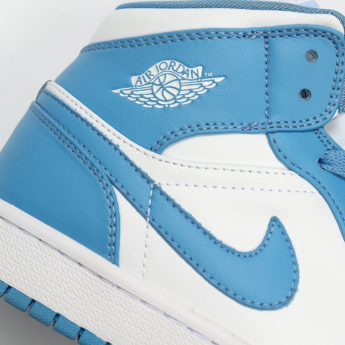 Jordan Air Jordan High-Top Sneakers University Blue White 554724-106