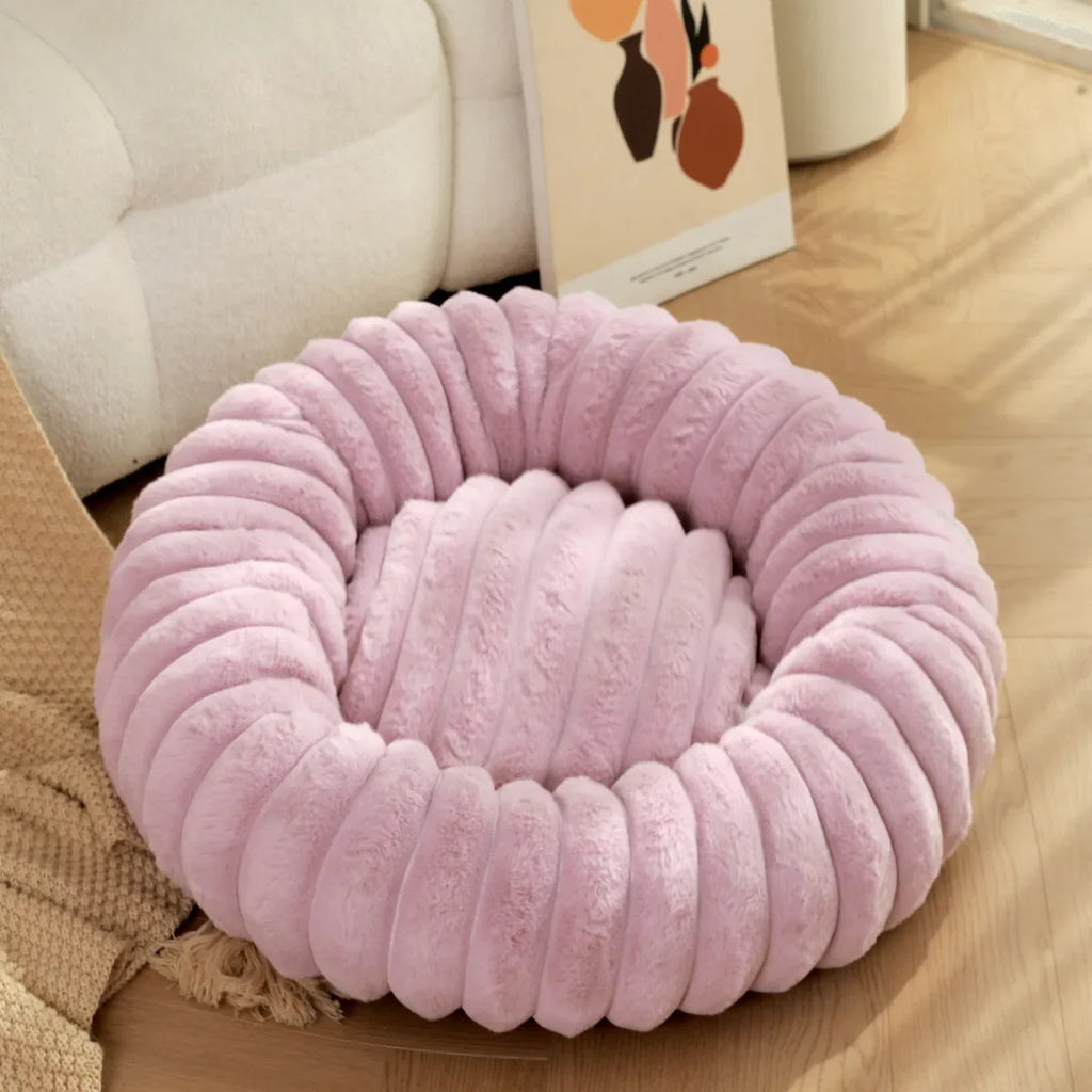SnuggleNest Plush Pet Bed - Cozy Winter Retreat for Cats and Dogs