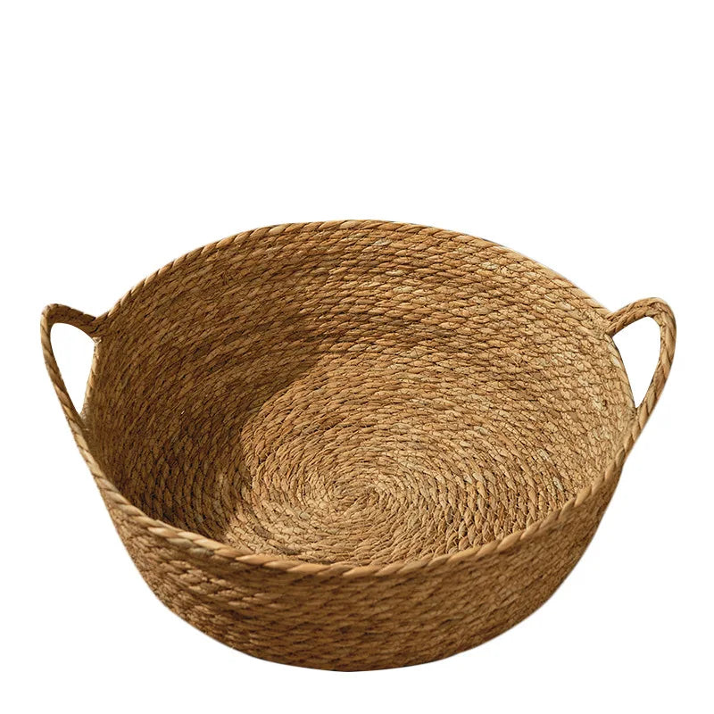 Breezy Rattan Retreat – Cool Weave Basket Bed for Cats and Small Dogs