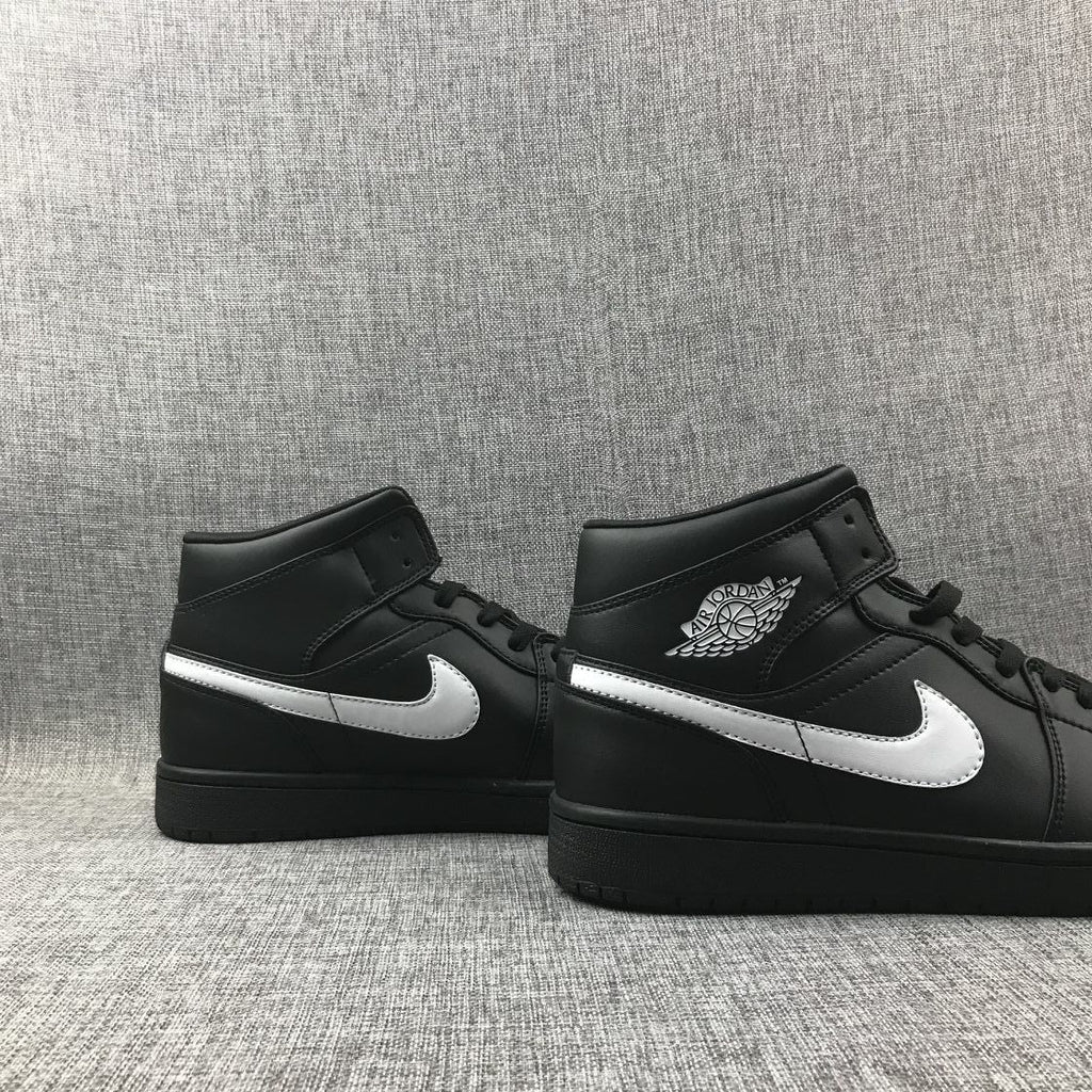 Air Jordan 1 Mid Black White Sneakers 554724-049