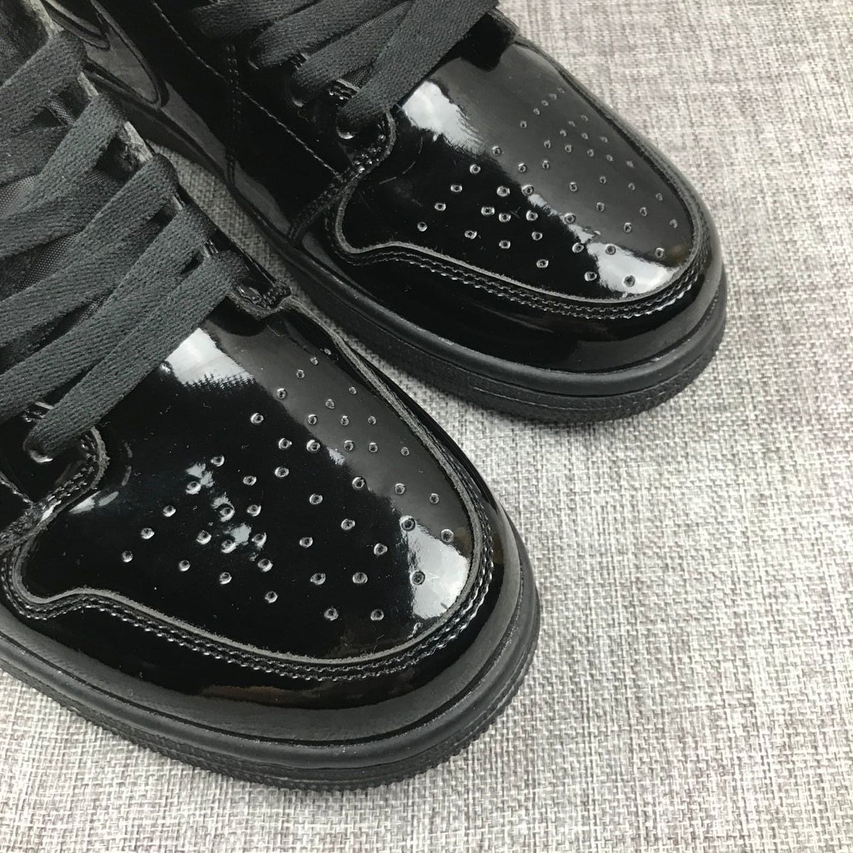 Air Jordan 1 Mid Black Patent Sneakers BQ6472-002