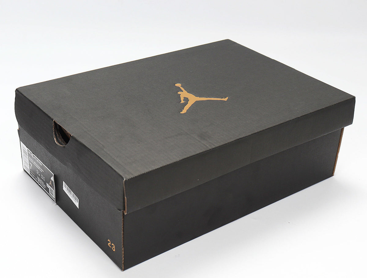 Jordan 1 Retro High OG Light Smoke Grey Sneakers CT3443-100