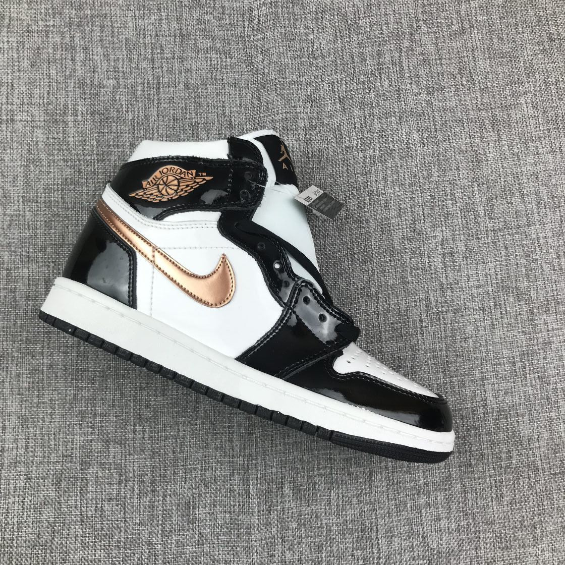 Air Jordan 1 Mid Black White Metallic Gold Sneakers 852542-007