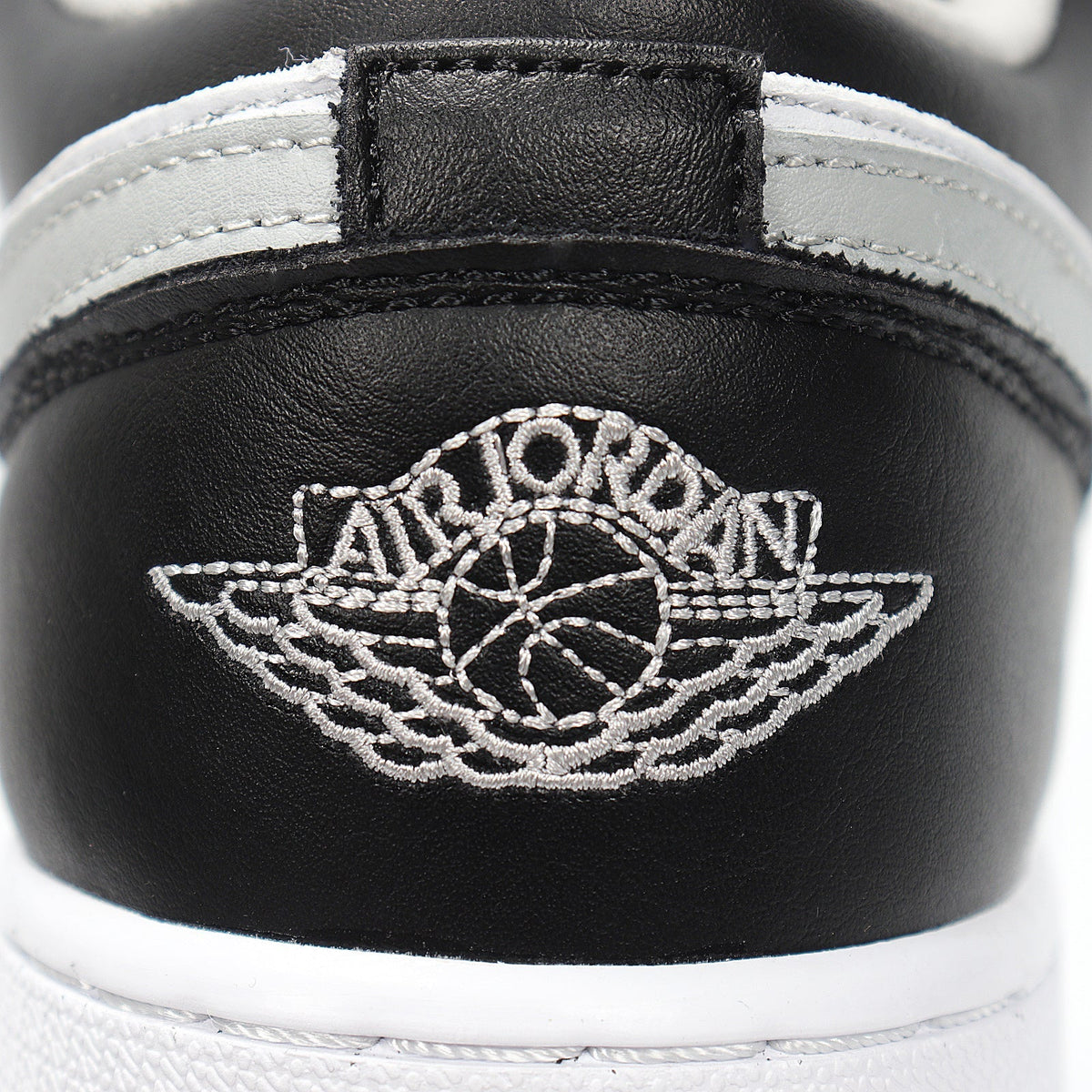 Jordan 1 Low Cool Grey Sneakers 553560-039
